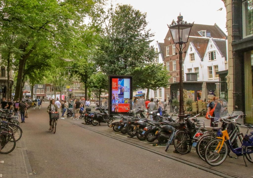 Amsterdam Biking Right of Way
